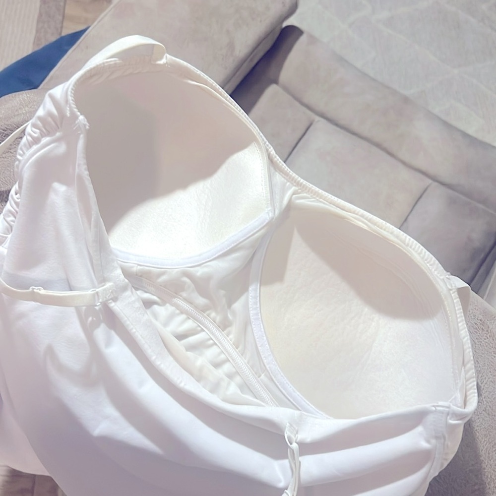 🔴 CLEARANCE🔖 RHONDA SHEAR WHITE MOLDED PAD WIRELESS BRA CAMI TANK TOP Women’s 1X - Picture 6 of 9